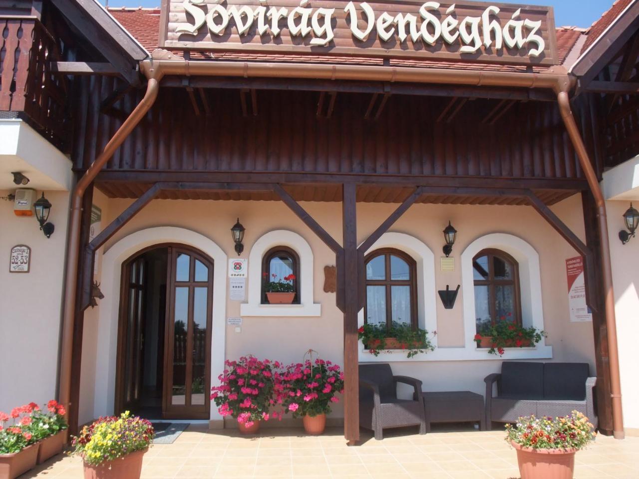 Готель Sovirag Vendeghaz Гортобаді Екстер'єр фото